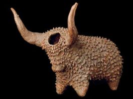 Ox-shaped snuffbox in the South Africa- 3 Million Years Of Art exhibition at The British Museum